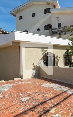 Casa à venda com 202m², 2 quartos e 1 vaga Casa à venda com 202m², 2 quartos e 1 vagaQuintal