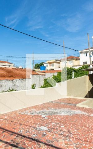 Casa à venda com 202m², 2 quartos e 1 vaga Casa à venda com 202m², 2 quartos e 1 vagaQuintal