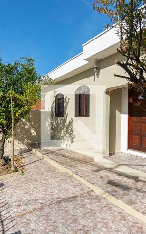 Casa à venda com 202m², 2 quartos e 1 vaga Casa à venda com 202m², 2 quartos e 1 vagaVaranda