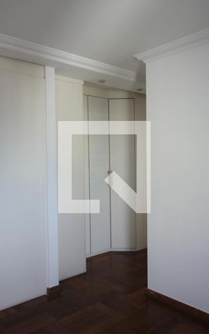 Apartamento para alugar com 95m², 2 quartos e 2 vagasQuarto 2 - Armários