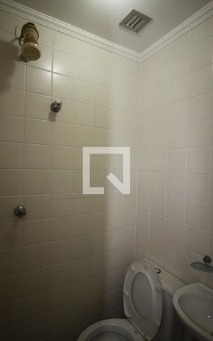 Apartamento para alugar com 95m², 2 quartos e 2 vagasBanheiro de Serviço