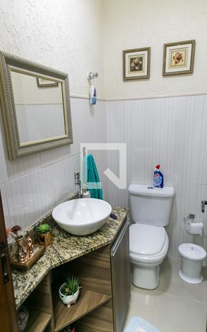 Casa à venda com 98m², 2 quartos e 3 vagas Casa à venda com 98m², 2 quartos e 3 vagasLavabo
