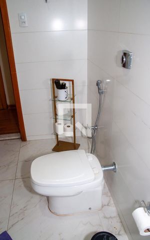 Casa à venda com 220m², 3 quartos e 3 vagas Casa à venda com 220m², 3 quartos e 3 vagasBanheiro