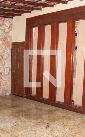 Casa à venda com 220m², 3 quartos e 3 vagas Casa à venda com 220m², 3 quartos e 3 vagasÁrea comum