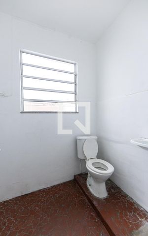 Casa à venda com 180m², 2 quartos e 3 vagas Casa à venda com 180m², 2 quartos e 3 vagasBanheiro Garagem
