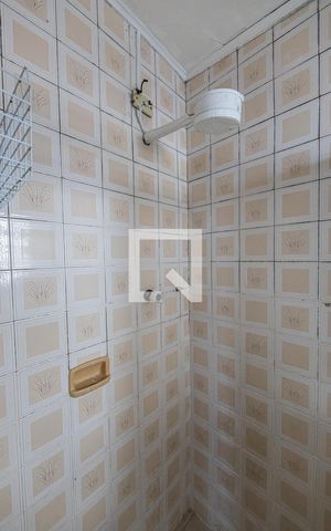 Casa à venda com 180m², 2 quartos e 3 vagas Casa à venda com 180m², 2 quartos e 3 vagasBanheiro Social