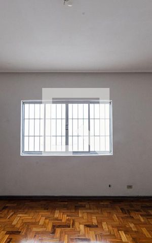 Casa à venda com 180m², 2 quartos e 3 vagas Casa à venda com 180m², 2 quartos e 3 vagasSala