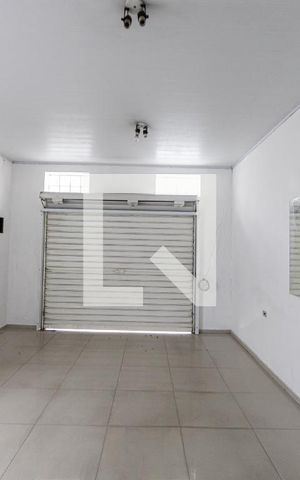 Casa à venda com 180m², 2 quartos e 3 vagas Casa à venda com 180m², 2 quartos e 3 vagasGaragem