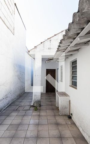 Casa à venda com 180m², 2 quartos e 3 vagas Casa à venda com 180m², 2 quartos e 3 vagasÁrea Externa