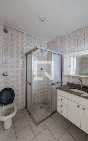 Casa à venda com 180m², 2 quartos e 3 vagas Casa à venda com 180m², 2 quartos e 3 vagasBanheiro Social