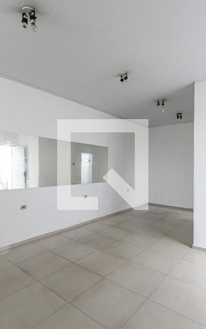 Casa à venda com 180m², 2 quartos e 3 vagas Casa à venda com 180m², 2 quartos e 3 vagasGaragem