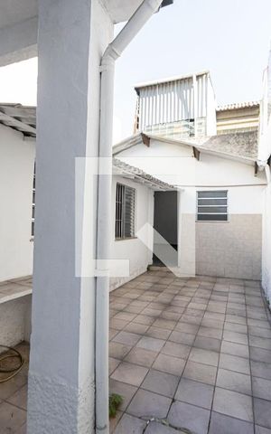 Casa à venda com 180m², 2 quartos e 3 vagas Casa à venda com 180m², 2 quartos e 3 vagasÁrea Externa