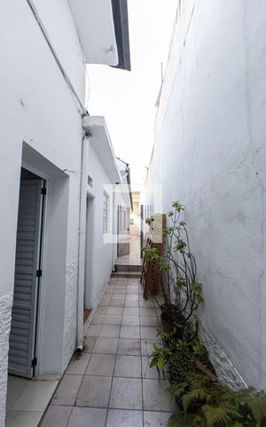 Casa à venda com 180m², 2 quartos e 3 vagas Casa à venda com 180m², 2 quartos e 3 vagasÁrea Externa
