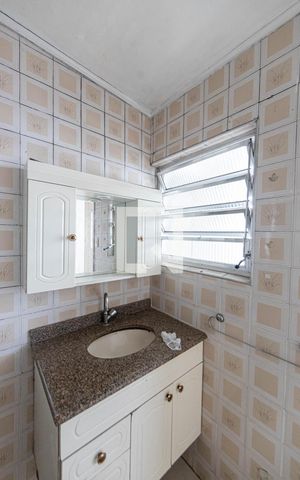 Casa à venda com 180m², 2 quartos e 3 vagas Casa à venda com 180m², 2 quartos e 3 vagasBanheiro Social