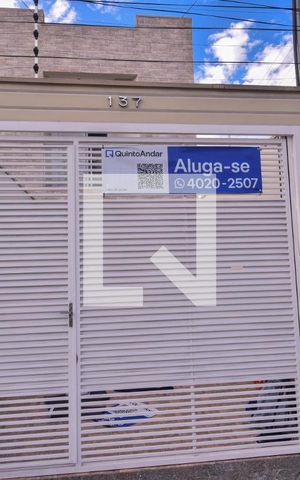 Casa para alugar com 110m², 3 quartos e 2 vagasFachada