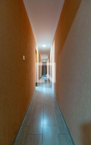 Casa para alugar com 400m², 5 quartos e 4 vagas Casa para alugar com 400m², 5 quartos e 4 vagasCorredor