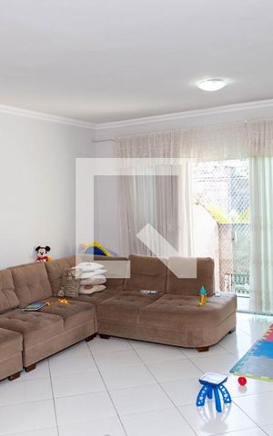 Casa à venda com 196m², 3 quartos e 4 vagas Casa à venda com 196m², 3 quartos e 4 vagasSala