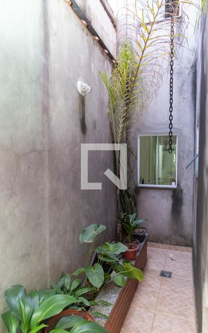 Casa à venda com 196m², 3 quartos e 4 vagas Casa à venda com 196m², 3 quartos e 4 vagasQuintal
