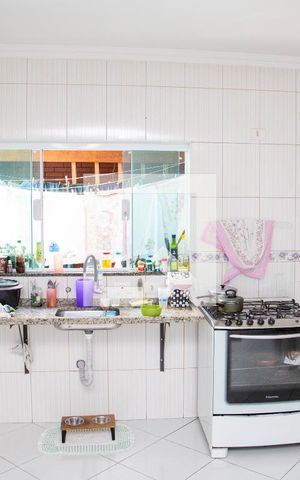 Casa à venda com 196m², 3 quartos e 4 vagas Casa à venda com 196m², 3 quartos e 4 vagasCozinha