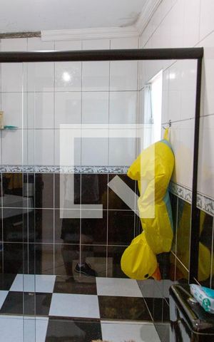 Casa à venda com 196m², 3 quartos e 4 vagas Casa à venda com 196m², 3 quartos e 4 vagasBanheiro da Suíte