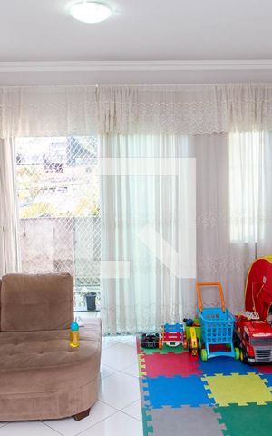 Casa à venda com 196m², 3 quartos e 4 vagas Casa à venda com 196m², 3 quartos e 4 vagasSala