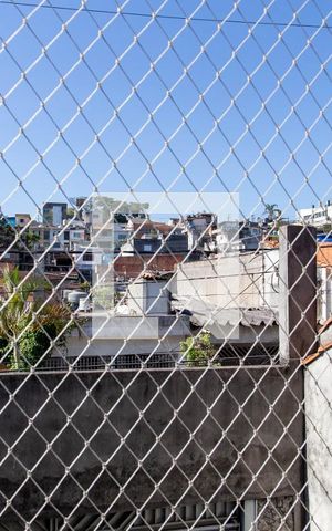 Casa à venda com 196m², 3 quartos e 4 vagas Casa à venda com 196m², 3 quartos e 4 vagasVaranda da Sala