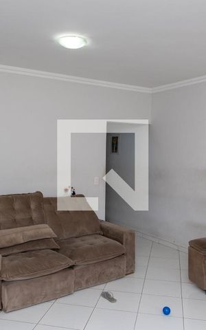 Casa à venda com 196m², 3 quartos e 4 vagas Casa à venda com 196m², 3 quartos e 4 vagasSala