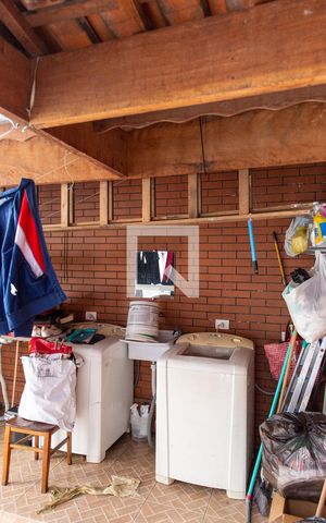 Casa à venda com 196m², 3 quartos e 4 vagas Casa à venda com 196m², 3 quartos e 4 vagasÁrea de Serviço