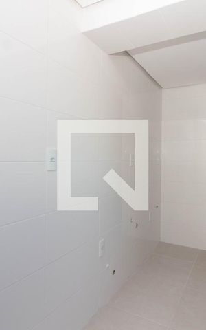 Apartamento à venda com 84m², 2 quartos e 1 vaga Apartamento à venda com 84m², 2 quartos e 1 vagaCozinha e Área de Serviço