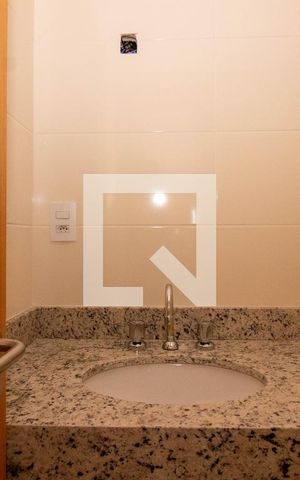 Apartamento à venda com 73m², 2 quartos e 1 vaga Apartamento à venda com 73m², 2 quartos e 1 vagaBanheiro da Suíte