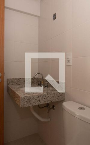 Apartamento à venda com 84m², 2 quartos e 1 vaga Apartamento à venda com 84m², 2 quartos e 1 vagaBanheiro Social