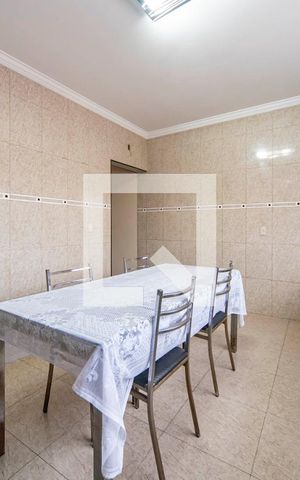 Casa à venda com 380m², 3 quartos e 4 vagasCozinha 