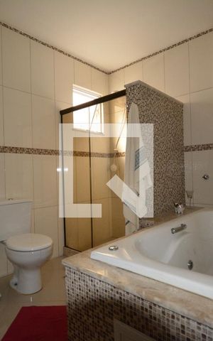 Casa à venda com 250m², 4 quartos e 5 vagasBanheiro da Suíte