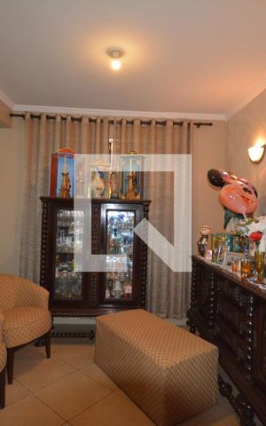 Casa à venda com 250m², 4 quartos e 5 vagasSala