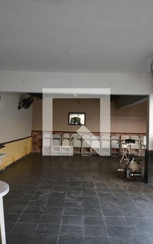 Casa à venda com 250m², 4 quartos e 5 vagasÁrea comum - Churrasqueira