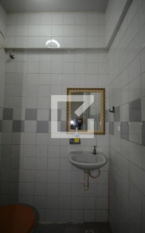 Casa à venda com 250m², 4 quartos e 5 vagasBanheiro de Serviço