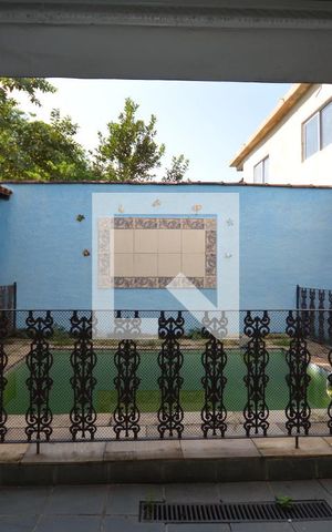 Casa à venda com 250m², 4 quartos e 5 vagasÁrea comum - Churrasqueira