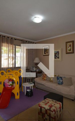 Casa à venda com 250m², 4 quartos e 5 vagasSala