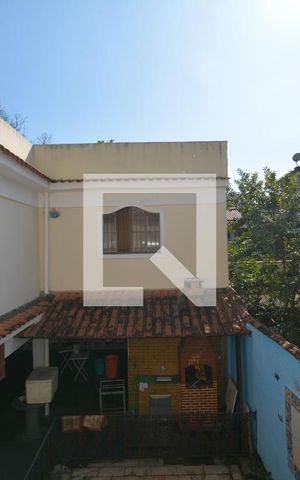 Casa à venda com 250m², 4 quartos e 5 vagasVista