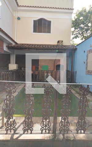 Casa à venda com 250m², 4 quartos e 5 vagasÁrea comum - Churrasqueira