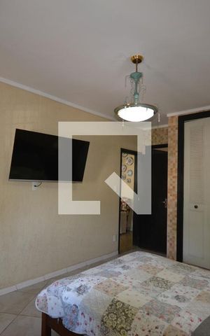Casa à venda com 250m², 4 quartos e 5 vagasQuarto 1 suite
