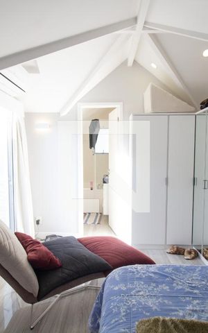 Casa de condomínio à venda com 220m², 5 quartos e 3 vagas Casa de condomínio à venda com 220m², 5 quartos e 3 vagasSuíte 3