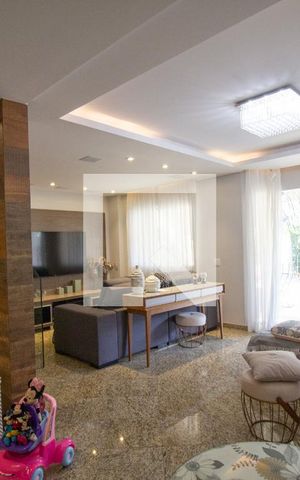 Casa de condomínio à venda com 220m², 5 quartos e 3 vagas Casa de condomínio à venda com 220m², 5 quartos e 3 vagasSala