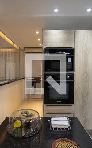 Casa de condomínio à venda com 220m², 5 quartos e 3 vagas Casa de condomínio à venda com 220m², 5 quartos e 3 vagasCozinha