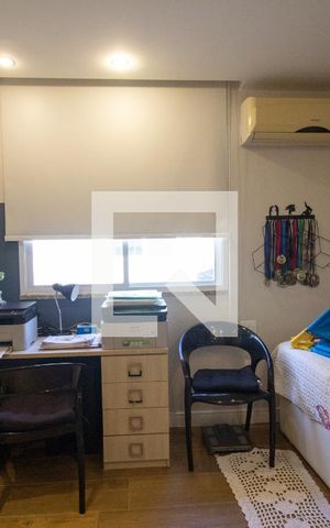 Casa de condomínio à venda com 220m², 5 quartos e 3 vagas Casa de condomínio à venda com 220m², 5 quartos e 3 vagasSuíte 2