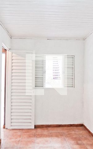 Casa à venda com 290m², 6 quartos e 2 vagas Casa à venda com 290m², 6 quartos e 2 vagasEdícula - Quarto 2