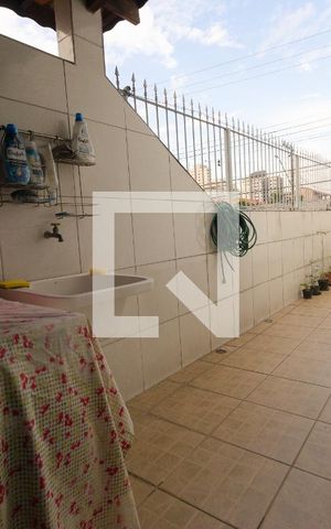 Casa para alugar com 210m², 3 quartos e 2 vagas Casa para alugar com 210m², 3 quartos e 2 vagasÁrea de Serviço/Quintal