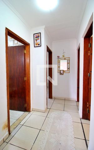 Casa à venda com 100m², 3 quartos e sem vagaCorredor