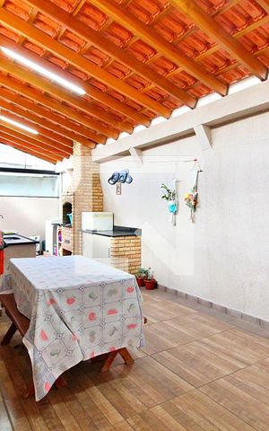 Casa à venda com 100m², 3 quartos e sem vagaÁrea de Serviço / Esoaço Gourmet
