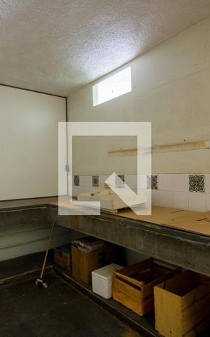 Casa à venda com 330m², 3 quartos e 6 vagas Casa à venda com 330m², 3 quartos e 6 vagasÁrea de serviço